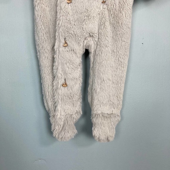 MUD Pie Size Soft Silky Gray Teddy Bear Snowsuit Wooden Buttons Size 0-6 mos - Picture 4 of 12